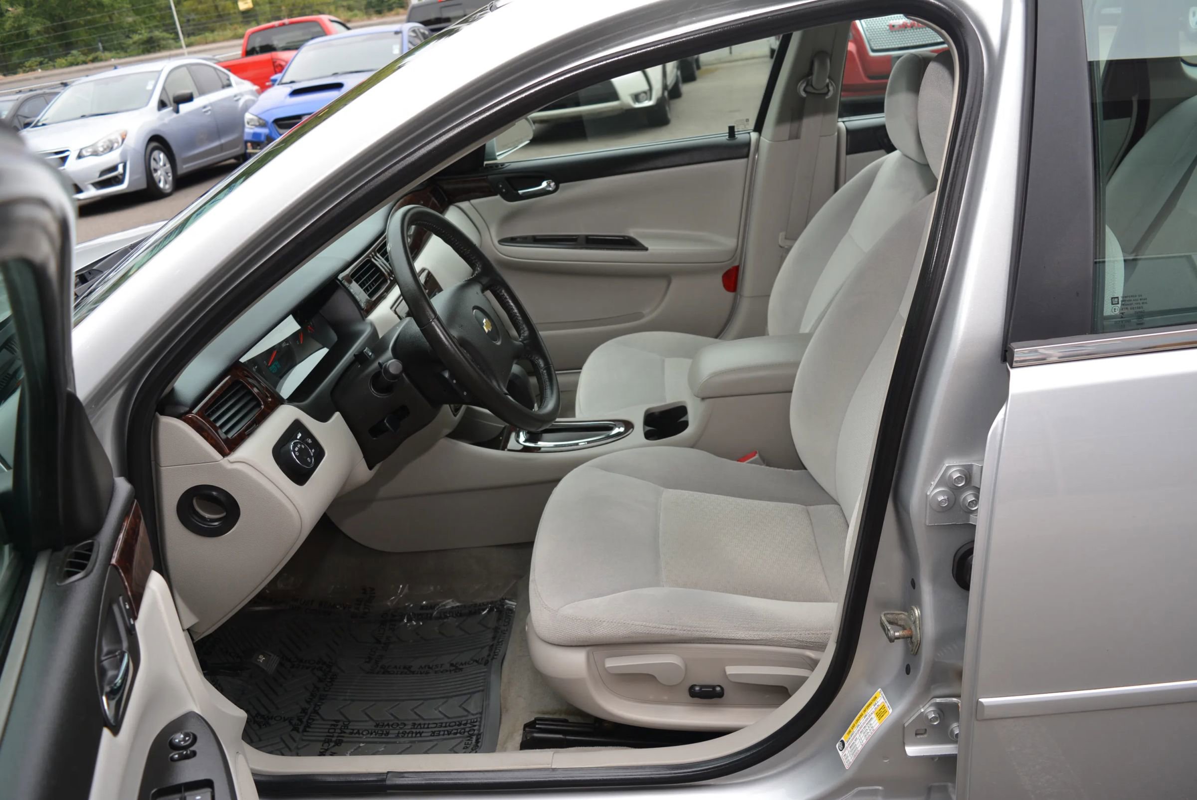 Used 2014 Chevrolet Impala Limited LS image 9