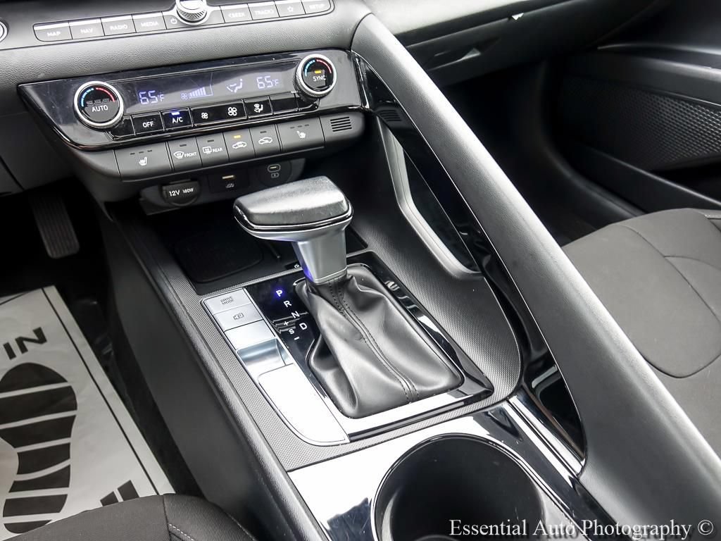 Used 2025 Hyundai Elantra SEL FWD image 21