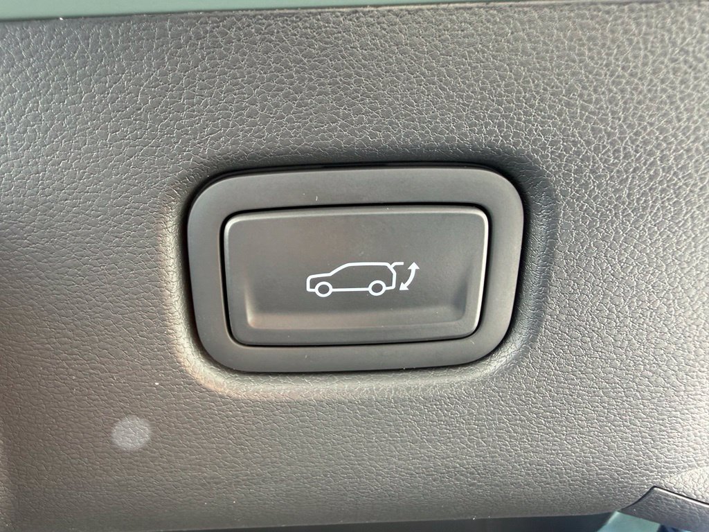 Used 2025 Hyundai Kona Limited FWD image 27