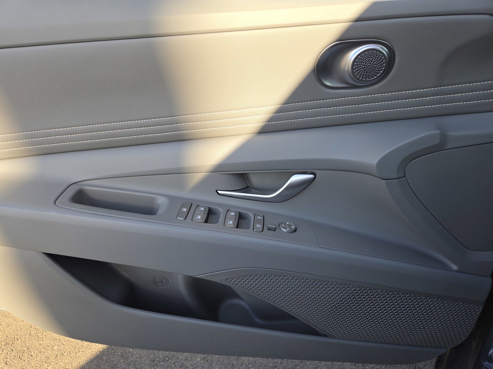 New 2025 Hyundai Elantra SEL image 16