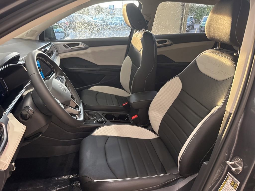 New 2025 Volkswagen Taos SEL image 11