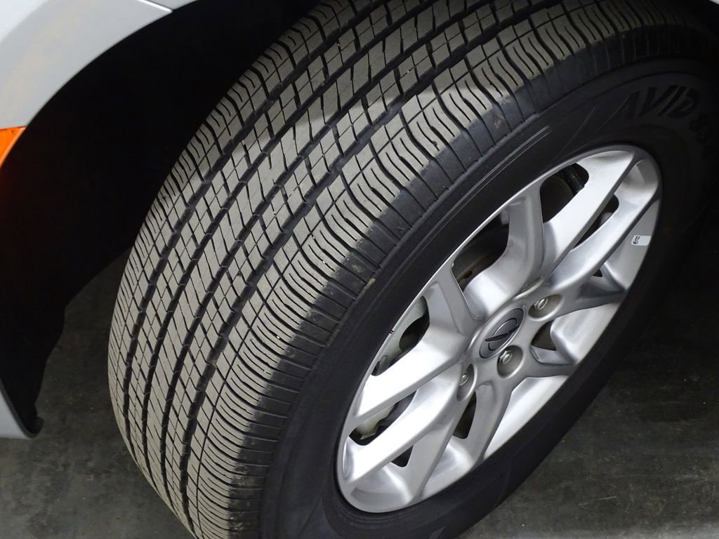 Used 2024 Chrysler Pacifica Touring-L image 41