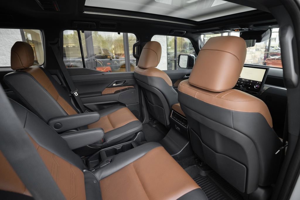 Used 2024 Lexus GX 550 w/ Accessory Package (31) image 29