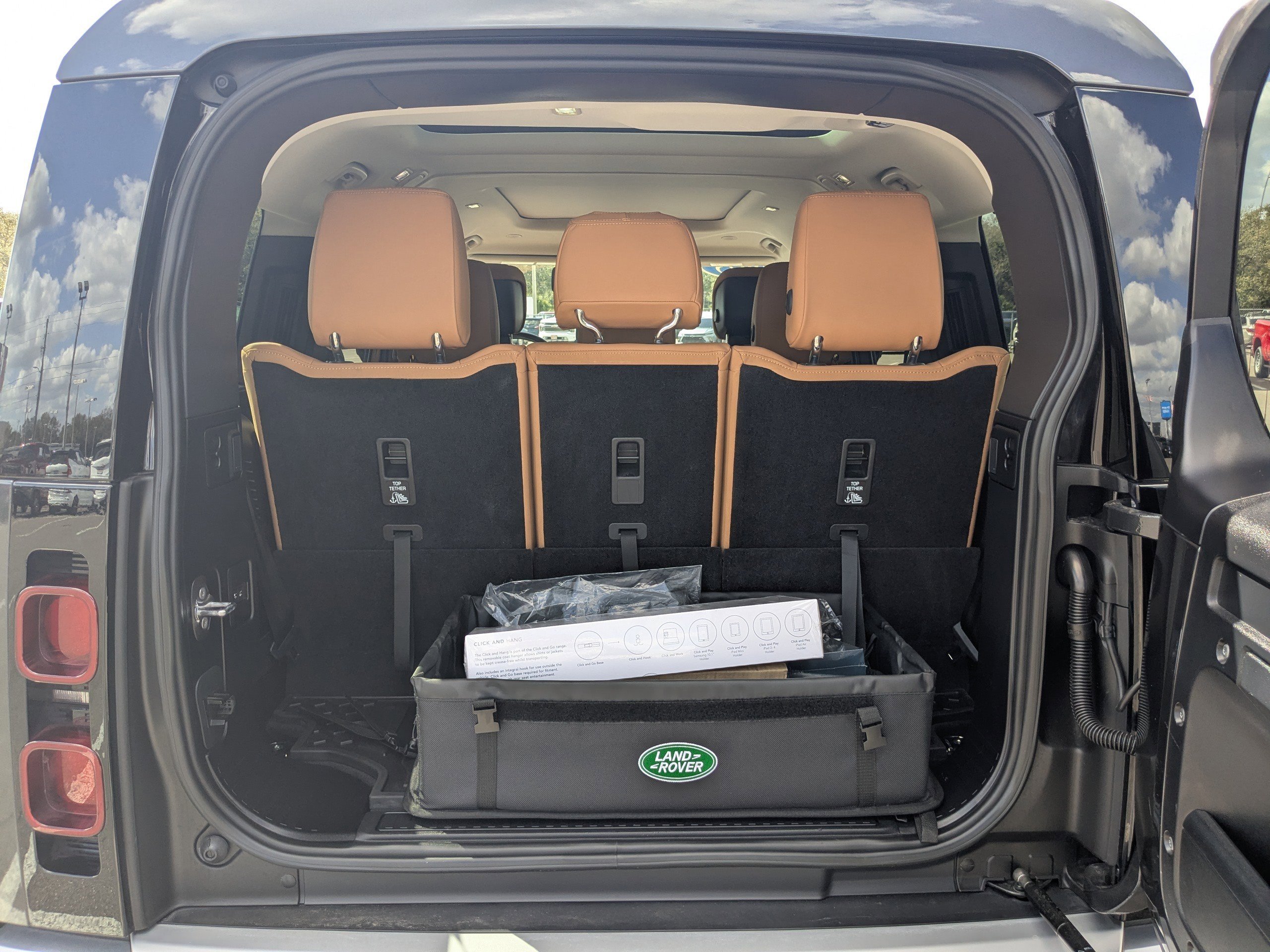 Used 2023 Land Rover Defender 130 First Edition image 12