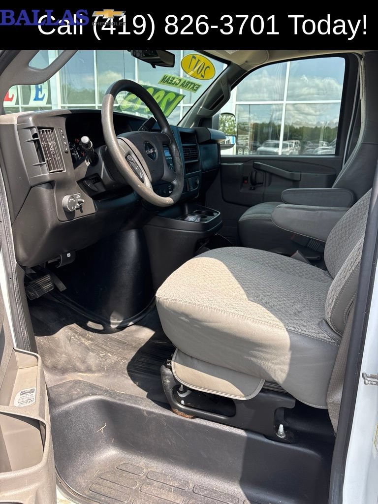 Used 2017 GMC Savana 2500 RWD image 11