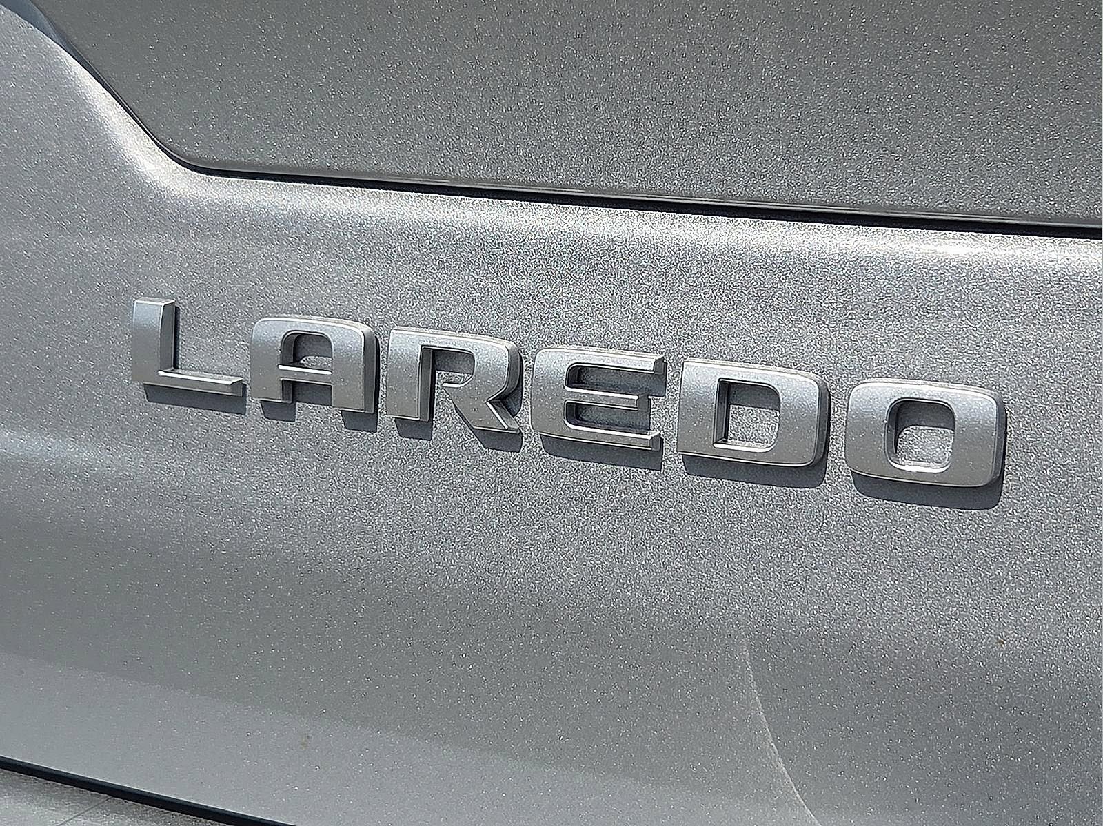 New 2025 Jeep Grand Cherokee Laredo image 9