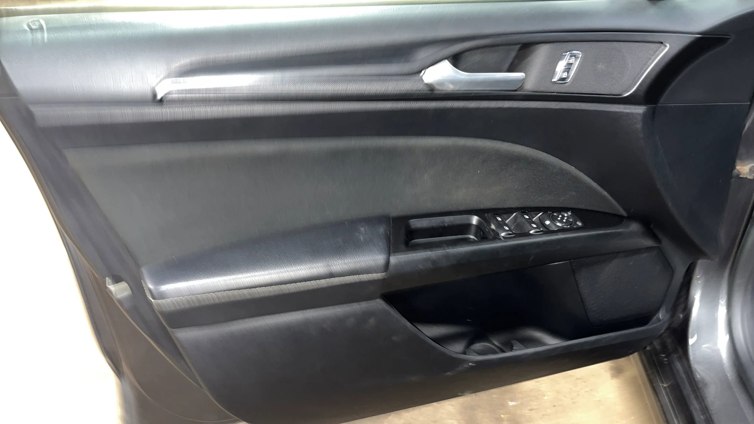 Used 2018 Ford Fusion SE w/ Equipment Group 201A image 34