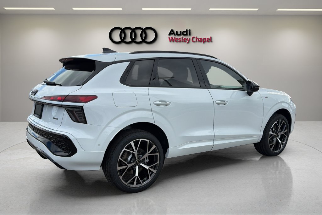 New 2026 Audi Q3 quattro 2.0T AWD/4WD image 5