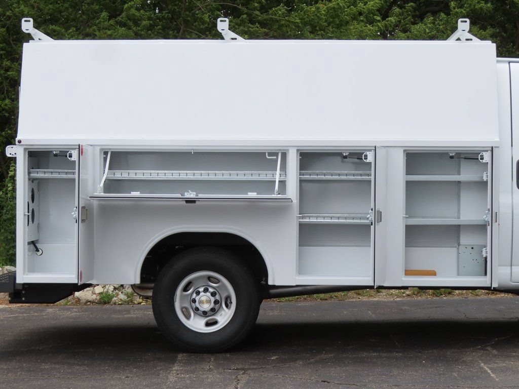 New 2025 Chevrolet Express 3500 w/ Power Convenience Package RWD image 4