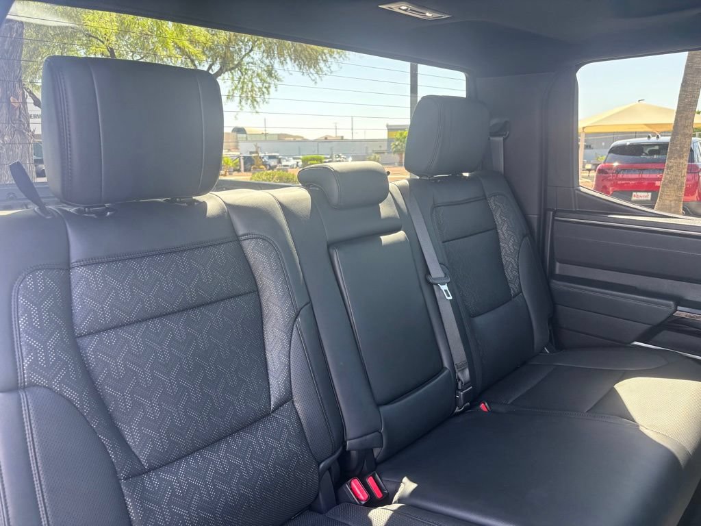 Used 2025 Toyota Tundra Limited AWD/4WD image 9