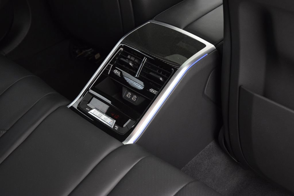 Used 2025 BMW M850i xDrive image 20