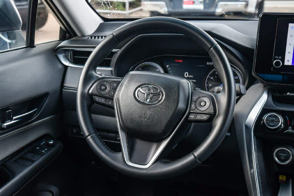 Certified 2024 Toyota Venza LE AWD/4WD image 13