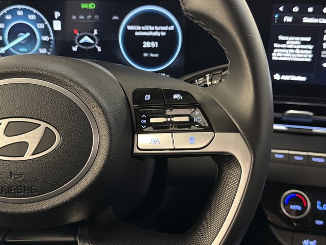 Used 2024 Hyundai Elantra Limited image 30