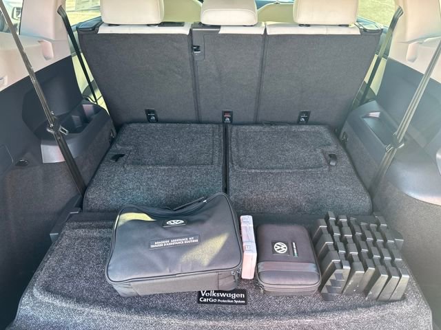 Certified 2021 Volkswagen Tiguan SEL w/ 3rd Row Seat Package image 36