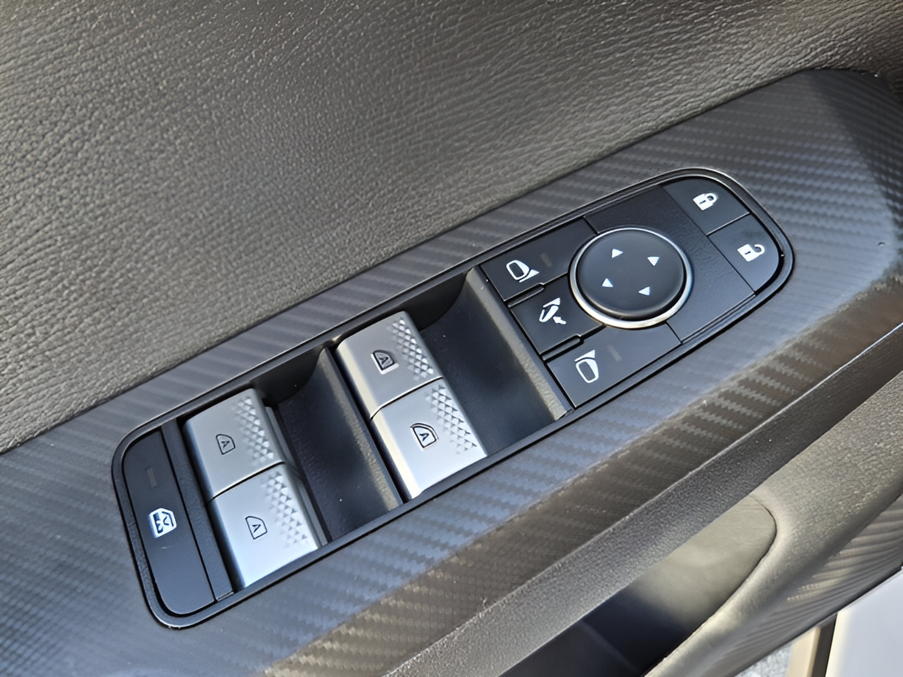 Used 2024 Mitsubishi Outlander SE FWD image 29