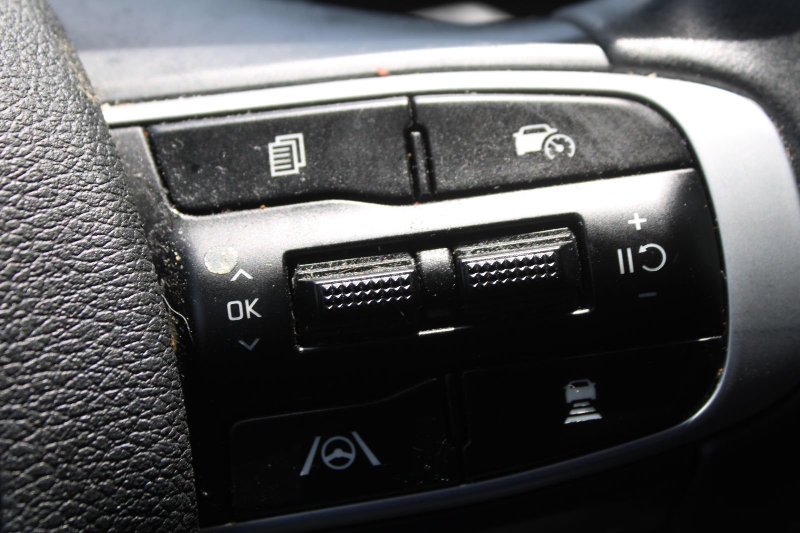 Certified 2023 Kia Sportage SX FWD image 32