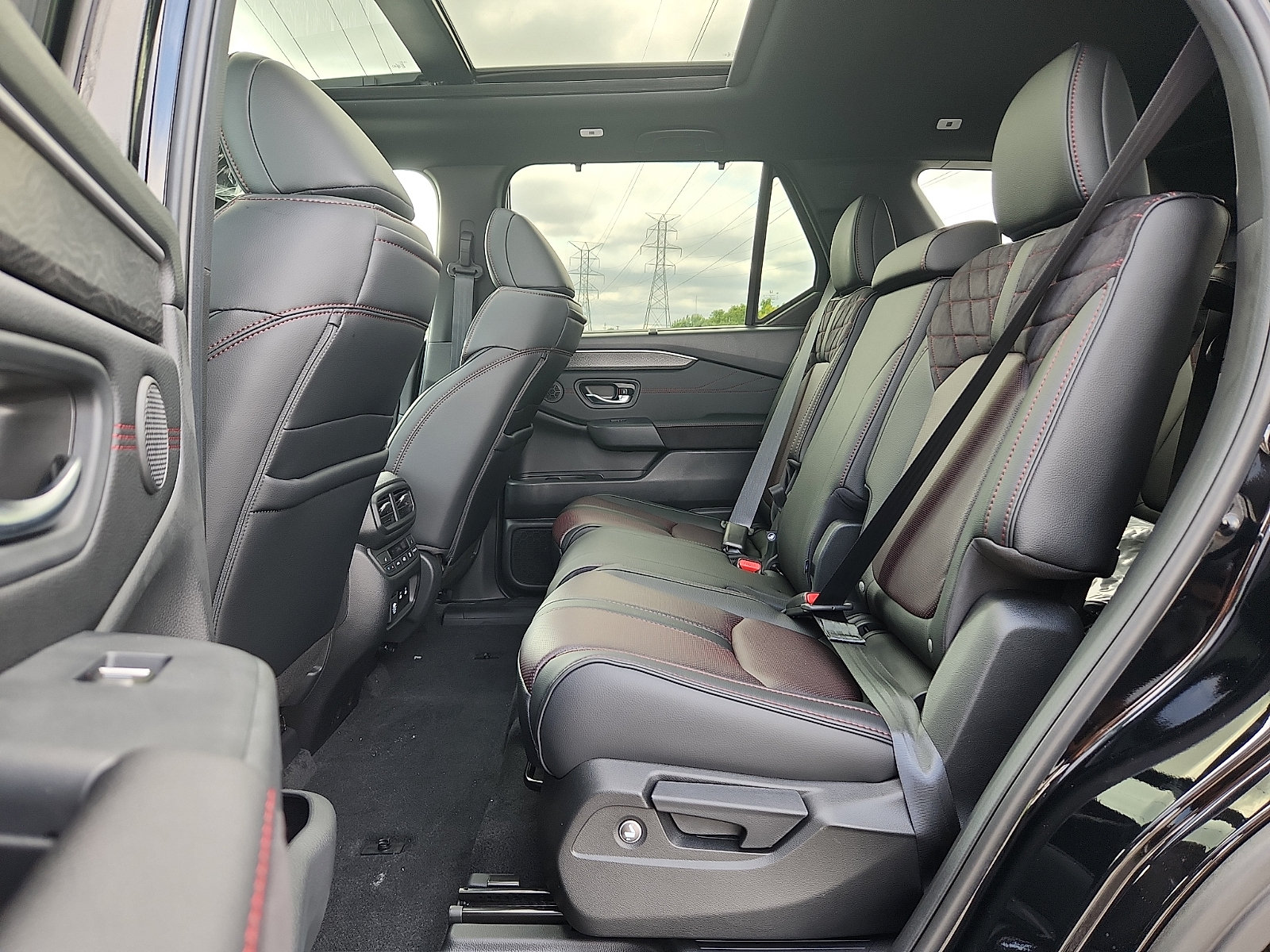 New 2026 Honda Pilot Black Edition image 6