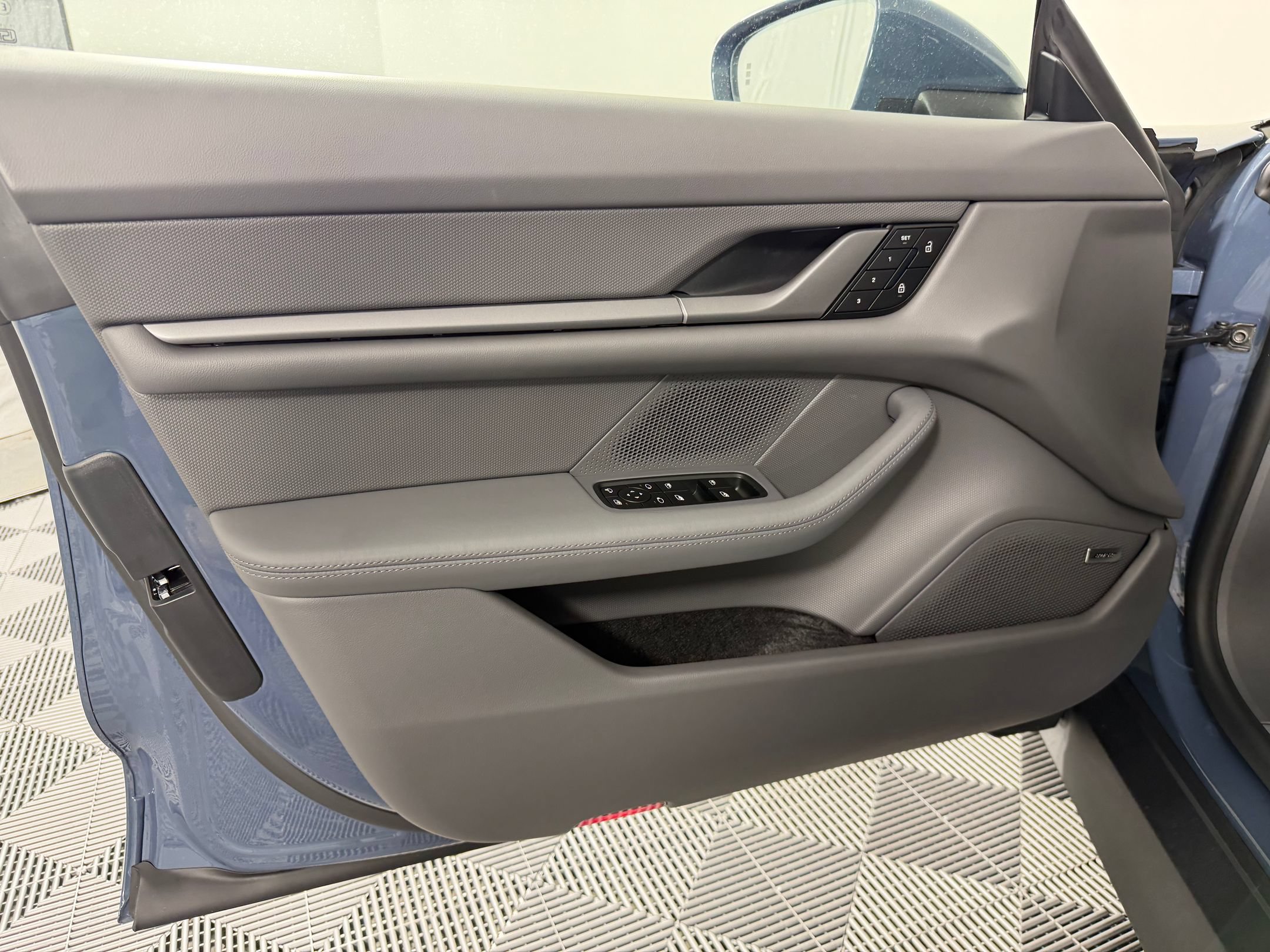 Certified 2026 Porsche Taycan AWD/4WD image 14
