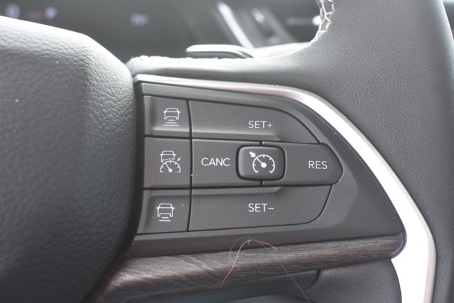 Used 2025 Jeep Grand Cherokee L Limited w/ Luxury Tech Group II image 24