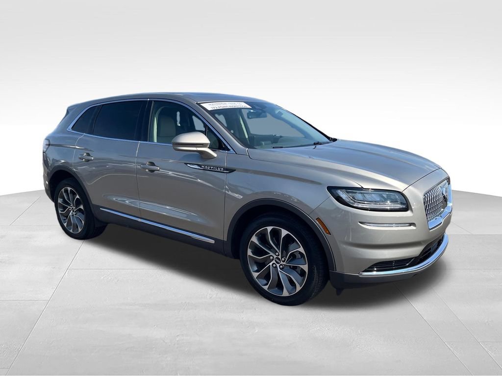 Used 2023 Lincoln Nautilus Reserve AWD/4WD image 7