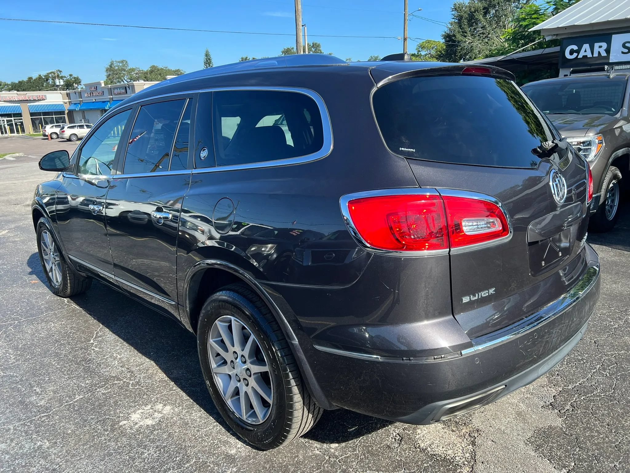Used 2017 Buick Enclave Leather FWD image 7