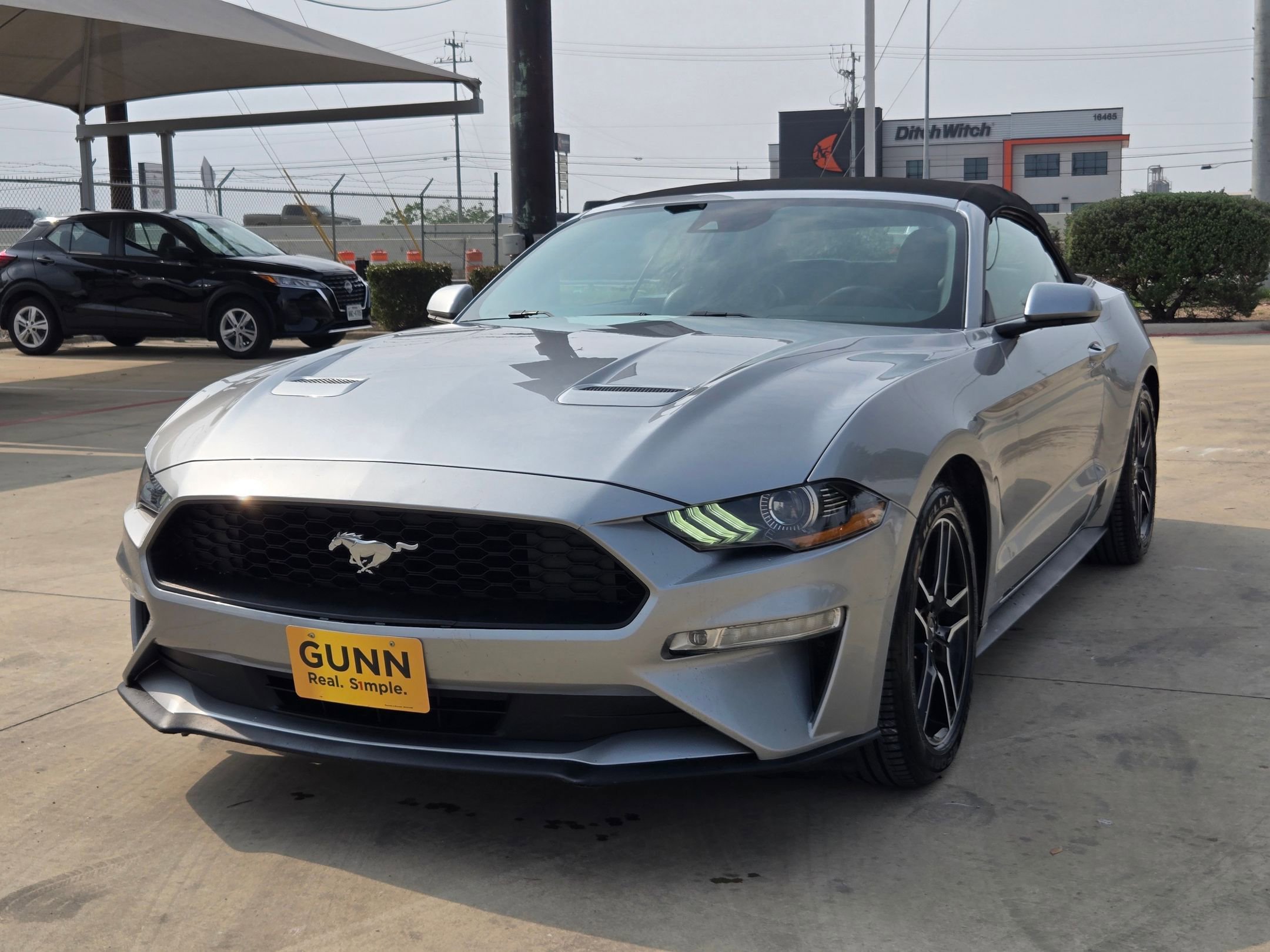 Used 2021 Ford Mustang Premium RWD image 3