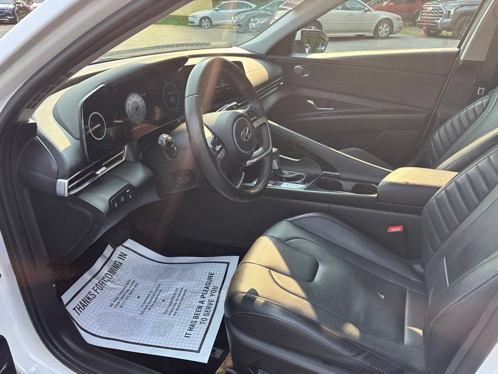Used 2023 Hyundai Elantra Limited w/ Cargo Package FWD image 9