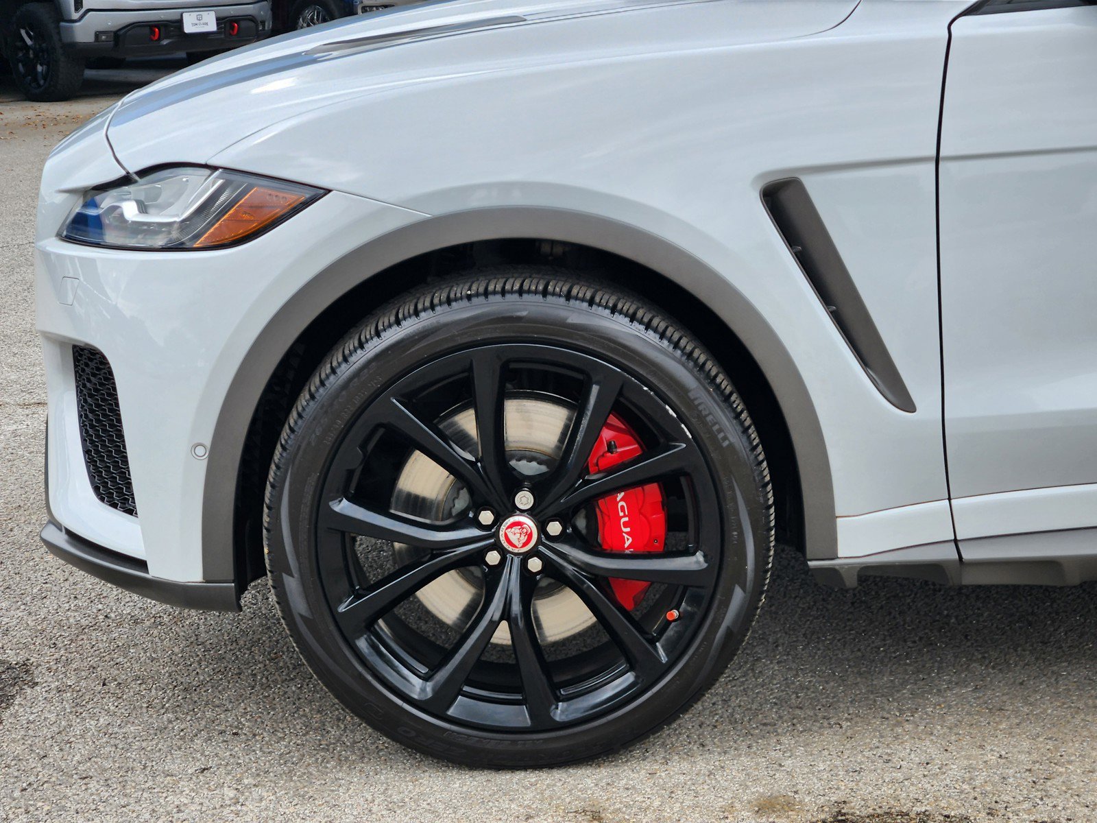 Used 2020 Jaguar F-PACE SVR image 27