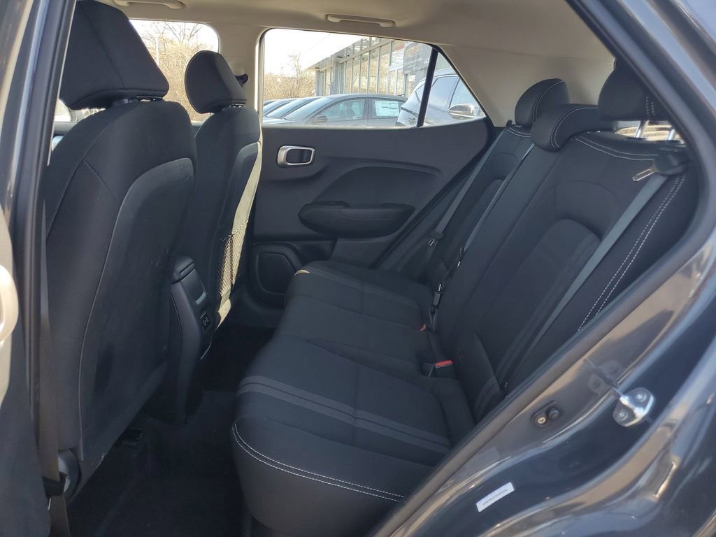 Used 2025 Hyundai Venue SEL image 23
