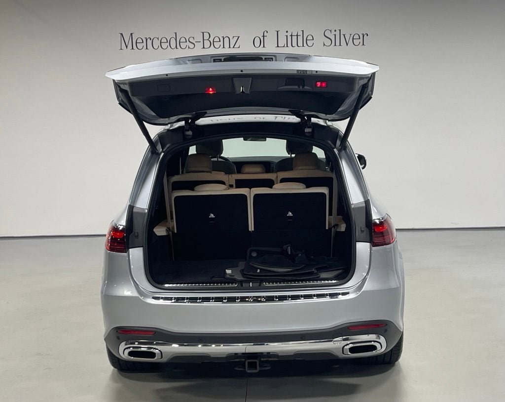 Used 2024 Mercedes-Benz GLS 450 4MATIC image 5