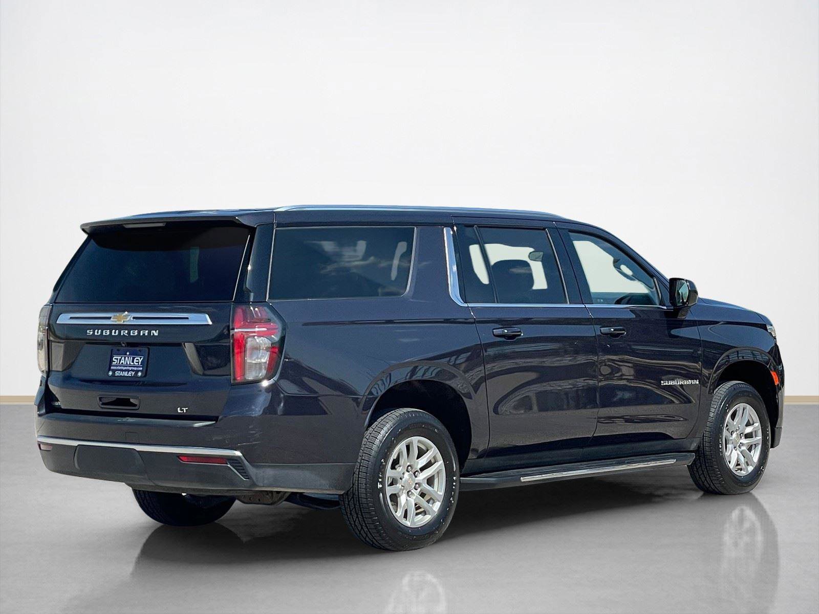 Used 2024 Chevrolet Suburban LT image 7