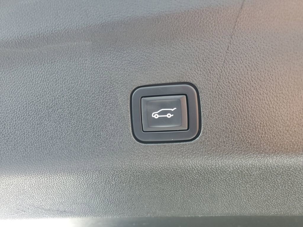 Used 2022 GMC Yukon Denali image 26