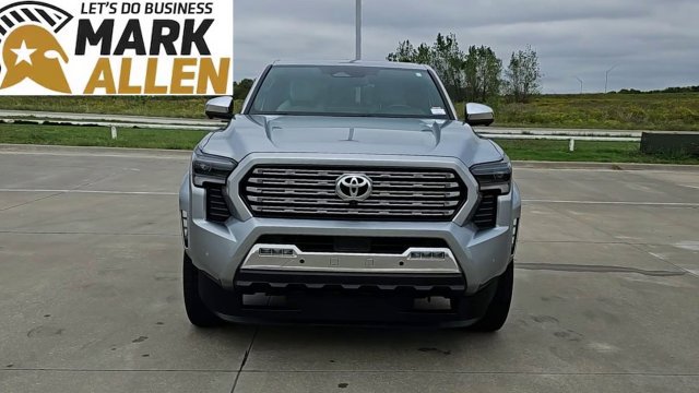 Used 2024 Toyota Tacoma Limited AWD/4WD image 3