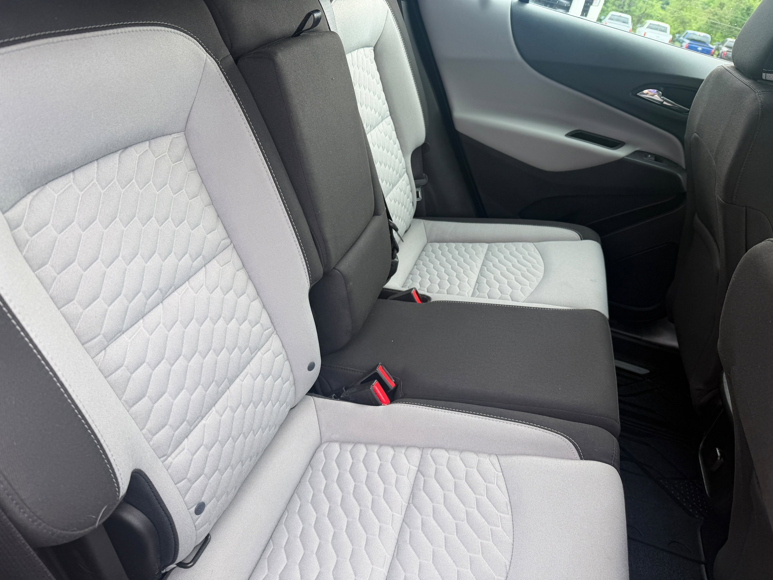 Used 2018 Chevrolet Equinox LS FWD image 18