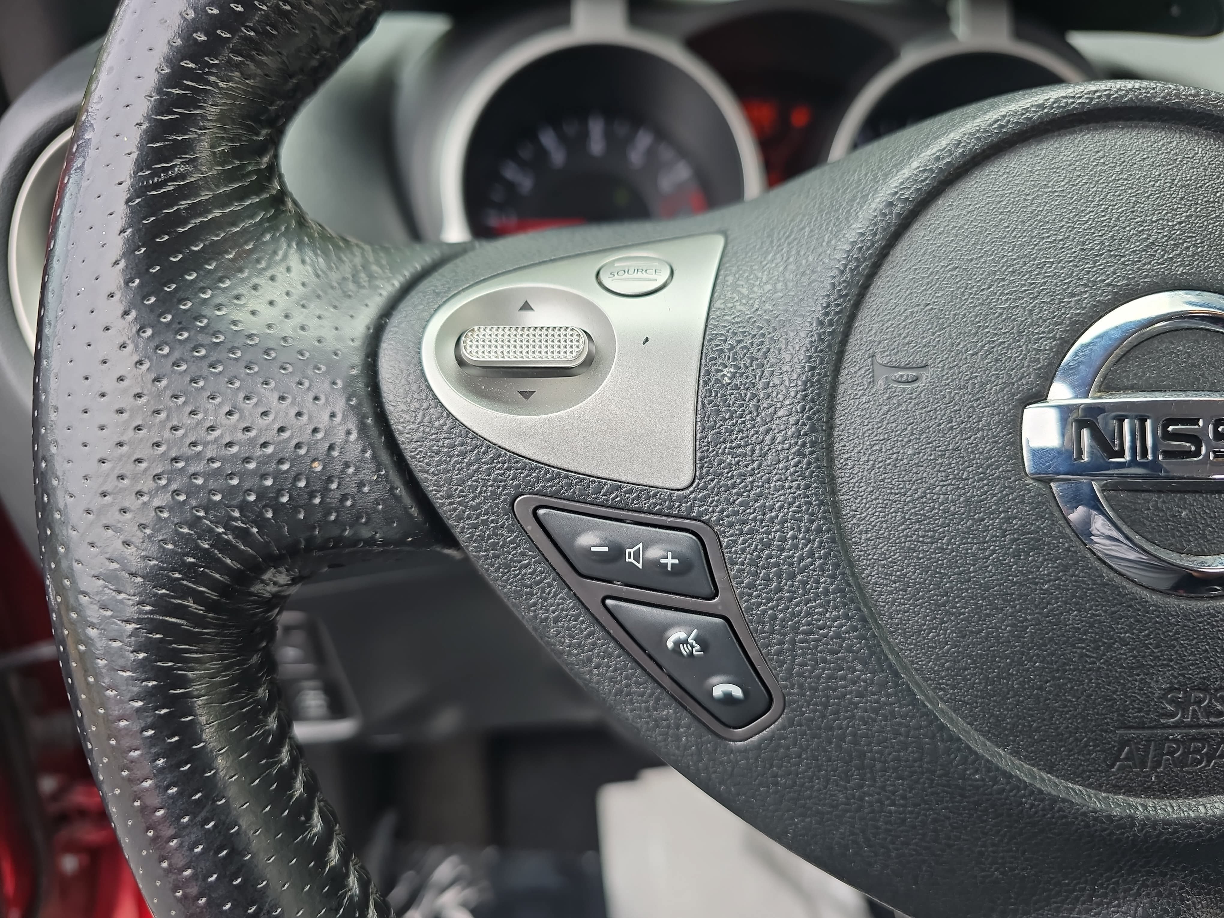 Used 2012 Nissan Juke SL AWD/4WD image 16