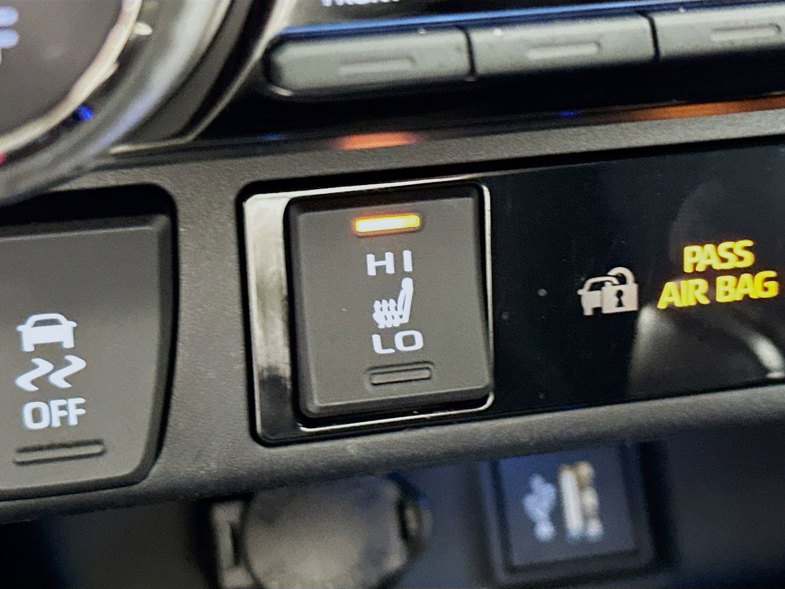 Used 2023 Toyota RAV4 XSE AWD/4WD image 21