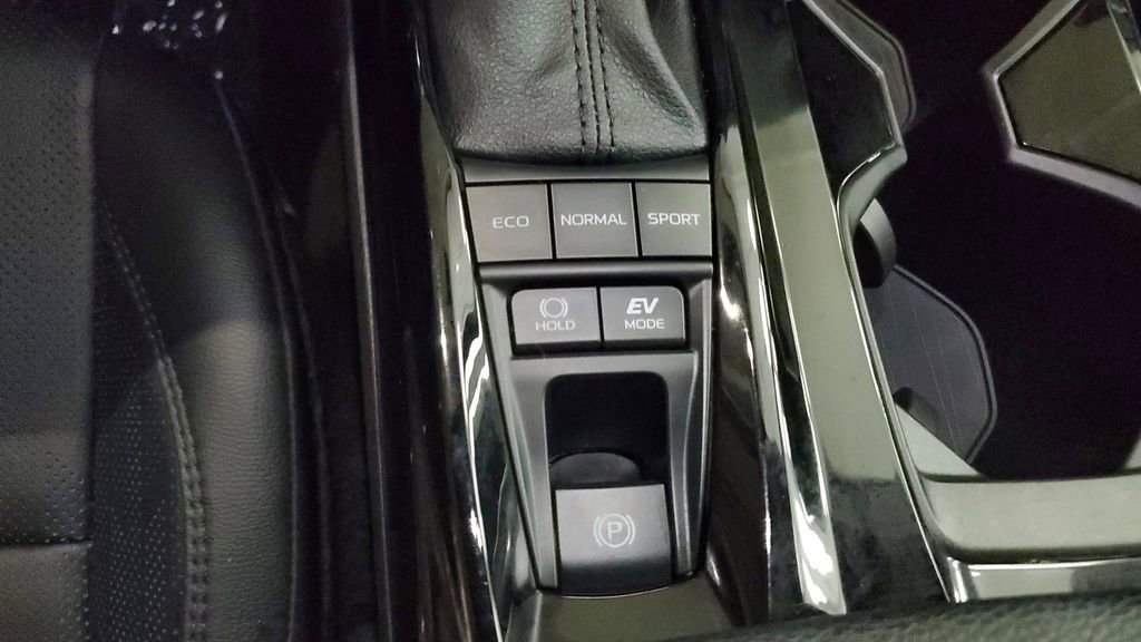 Used 2025 Toyota Camry XSE image 29