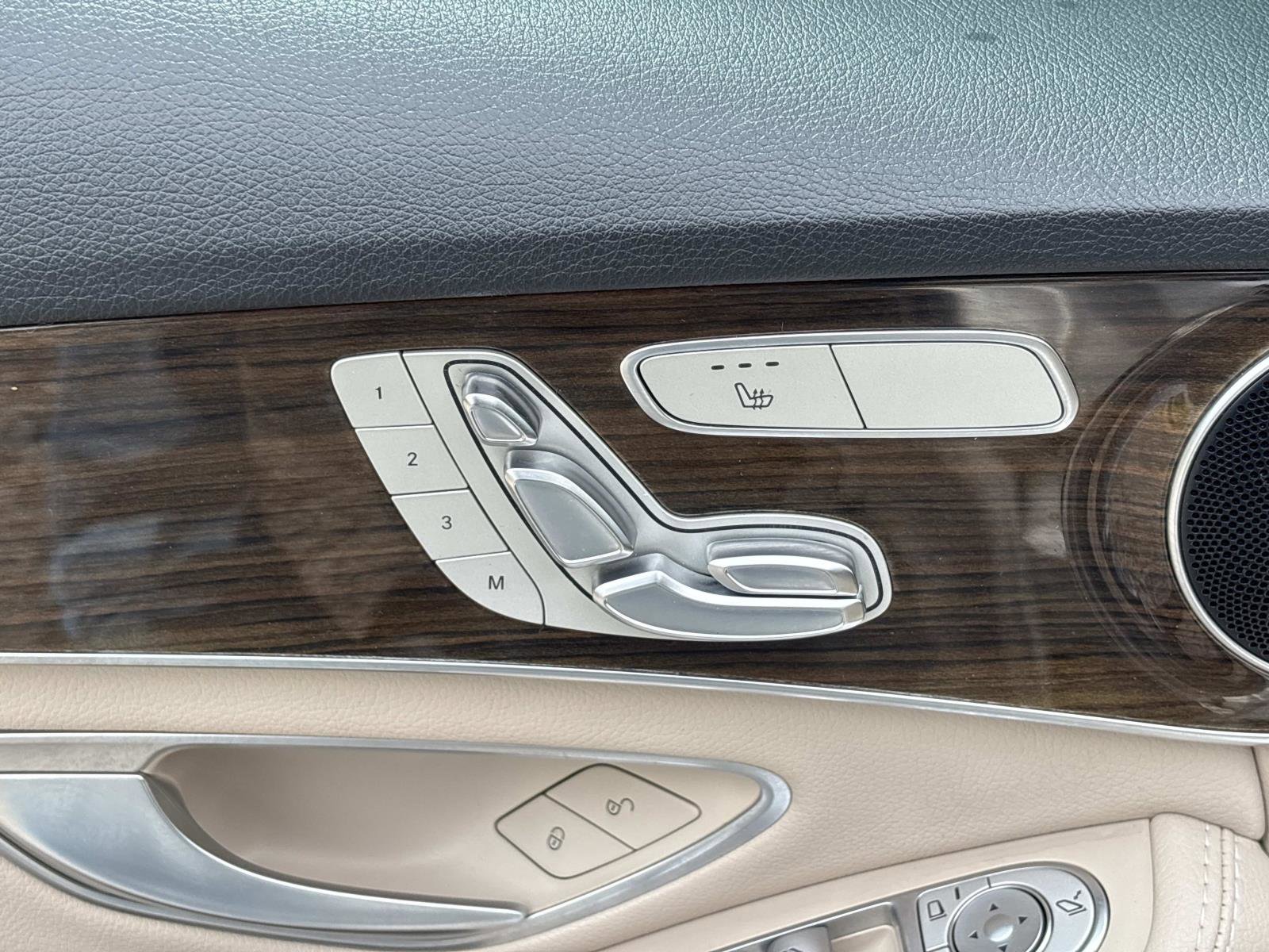 Used 2019 Mercedes-Benz C 300 Sedan image 13