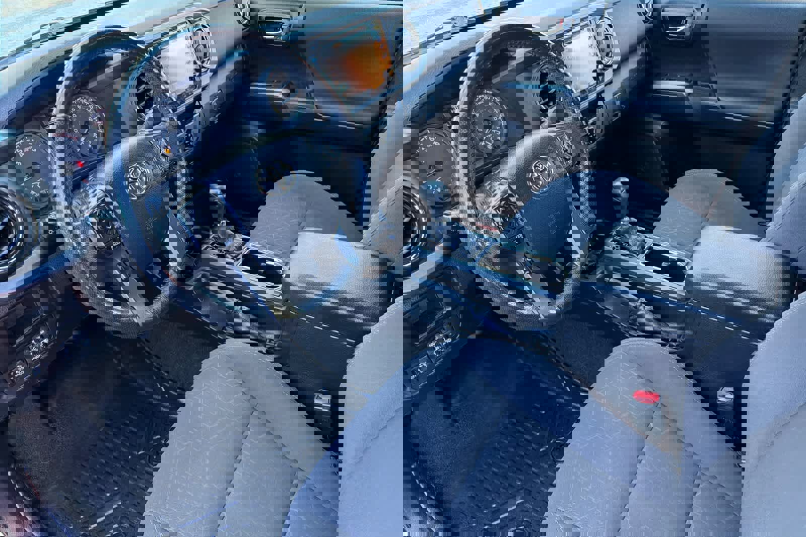 Used 2017 Toyota Tacoma TRD Sport w/ Tow Package (A/T) image 13