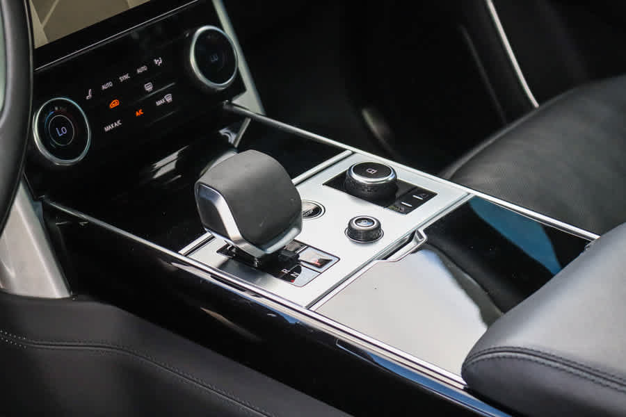 Certified 2023 Land Rover Range Rover SE AWD/4WD image 19