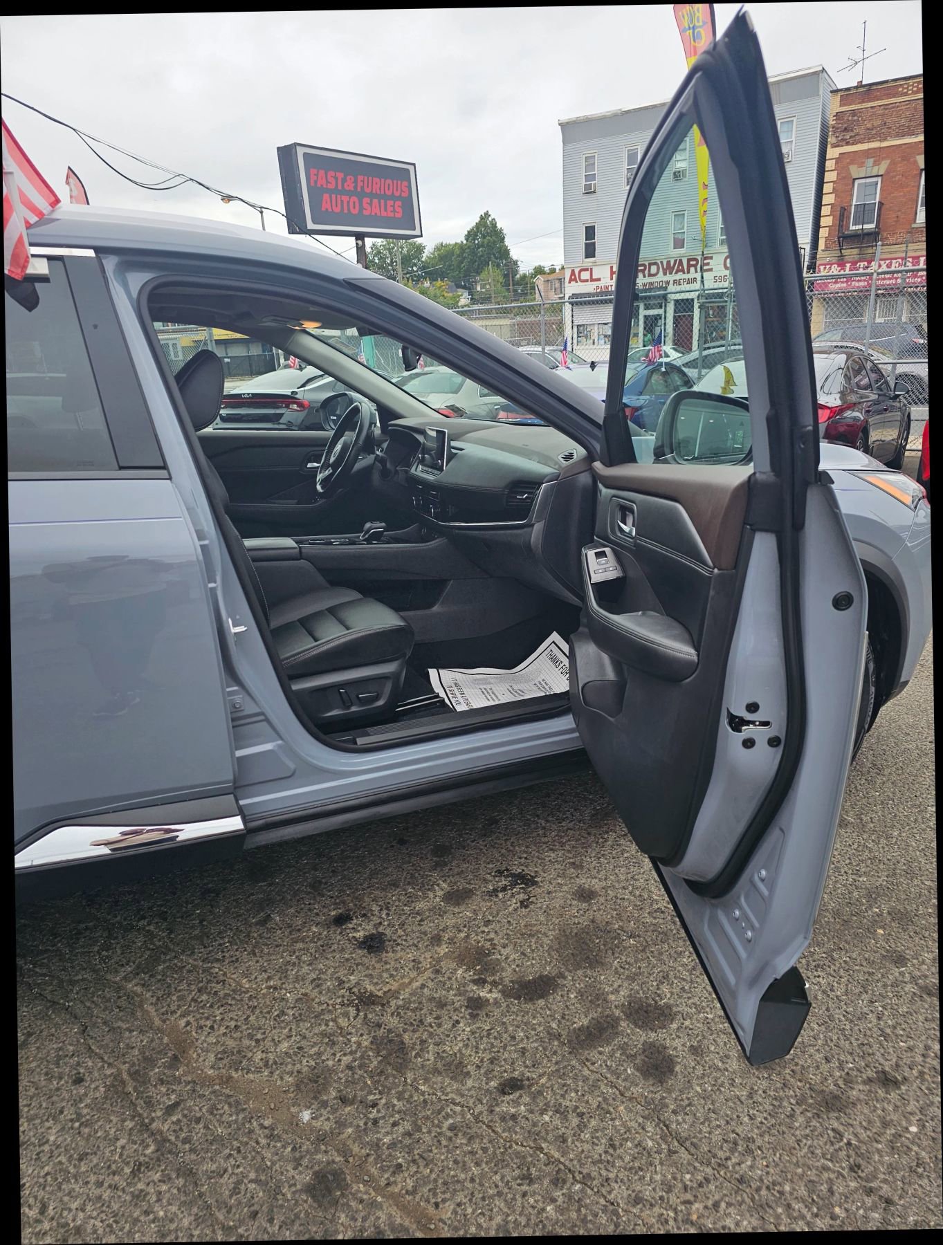 Used 2023 Nissan Rogue SL image 9