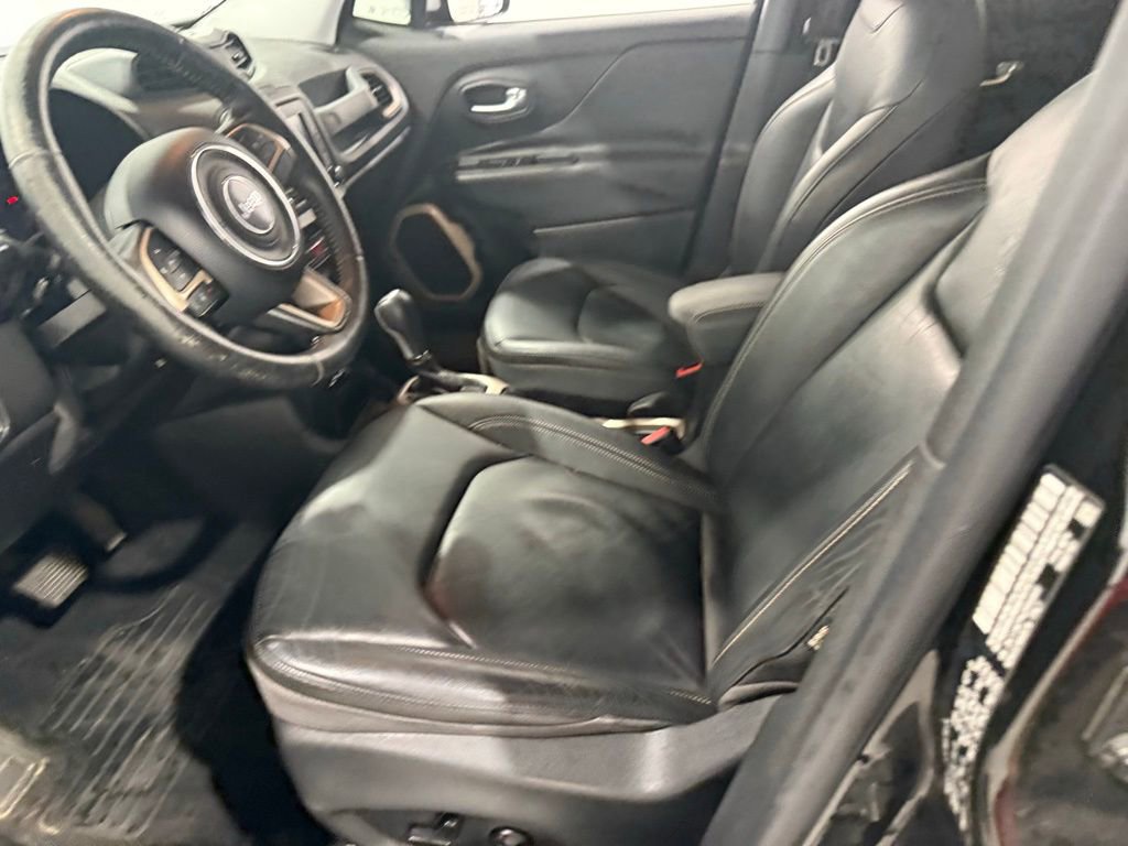 Used 2016 Jeep Renegade Limited image 10