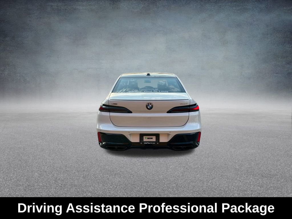 Used 2025 BMW 760i xDrive w/ Executive Package AWD/4WD image 9