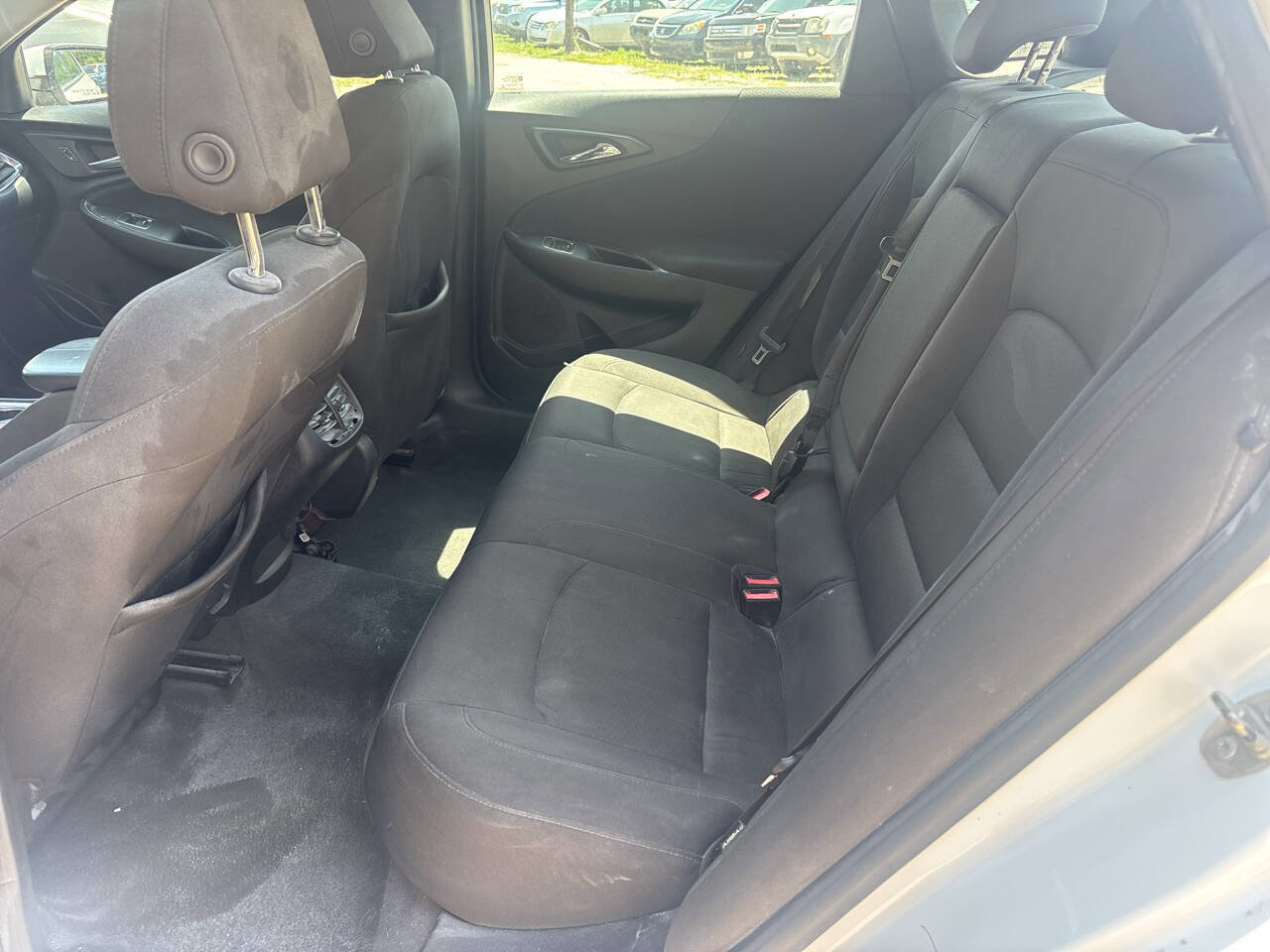 Used 2019 Chevrolet Malibu LT FWD image 3