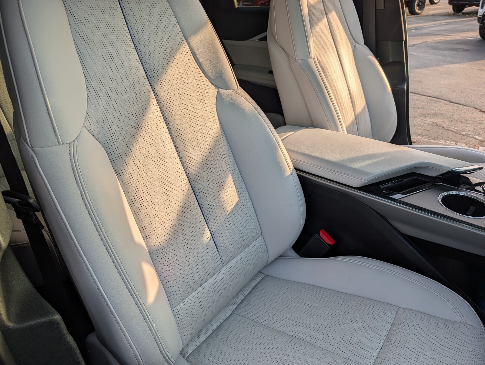 Used 2024 Cadillac Lyriq Sport w/ LPO, Floor Liner Package AWD/4WD image 30