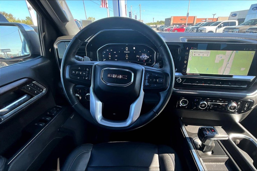 Used 2023 GMC Sierra 1500 SLT w/ SLT Premium Package AWD/4WD image 5