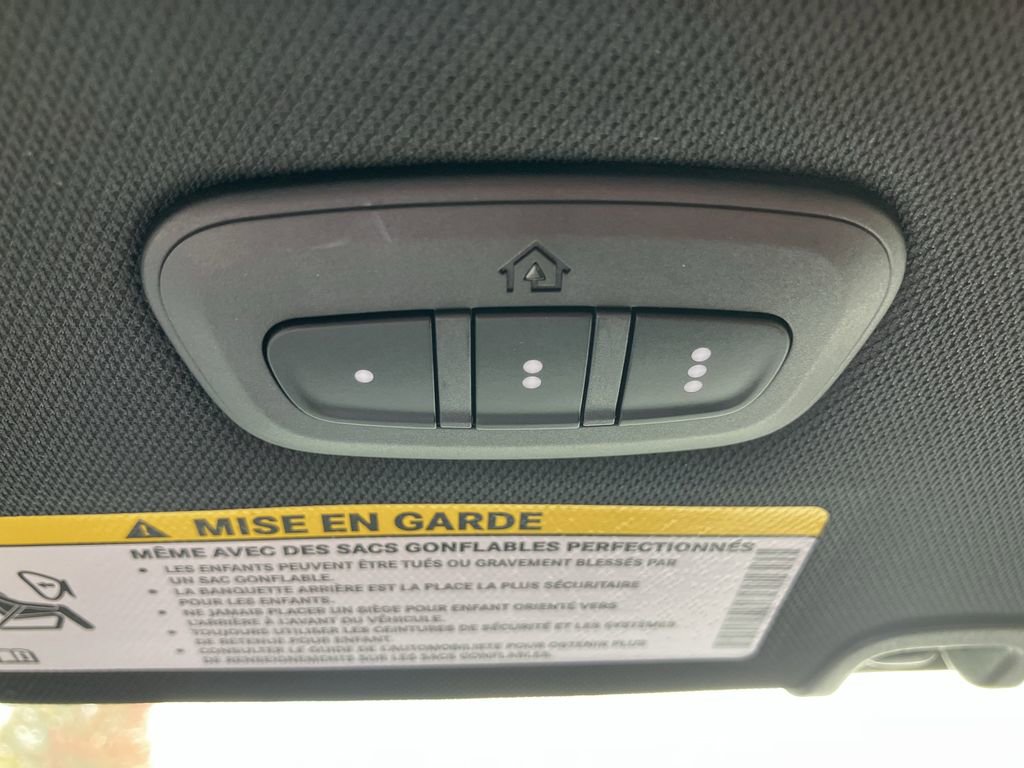 New 2026 Chrysler Pacifica Select image 24