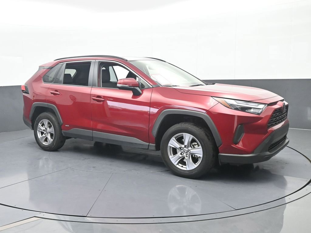 Used 2025 Toyota RAV4 XLE image 8