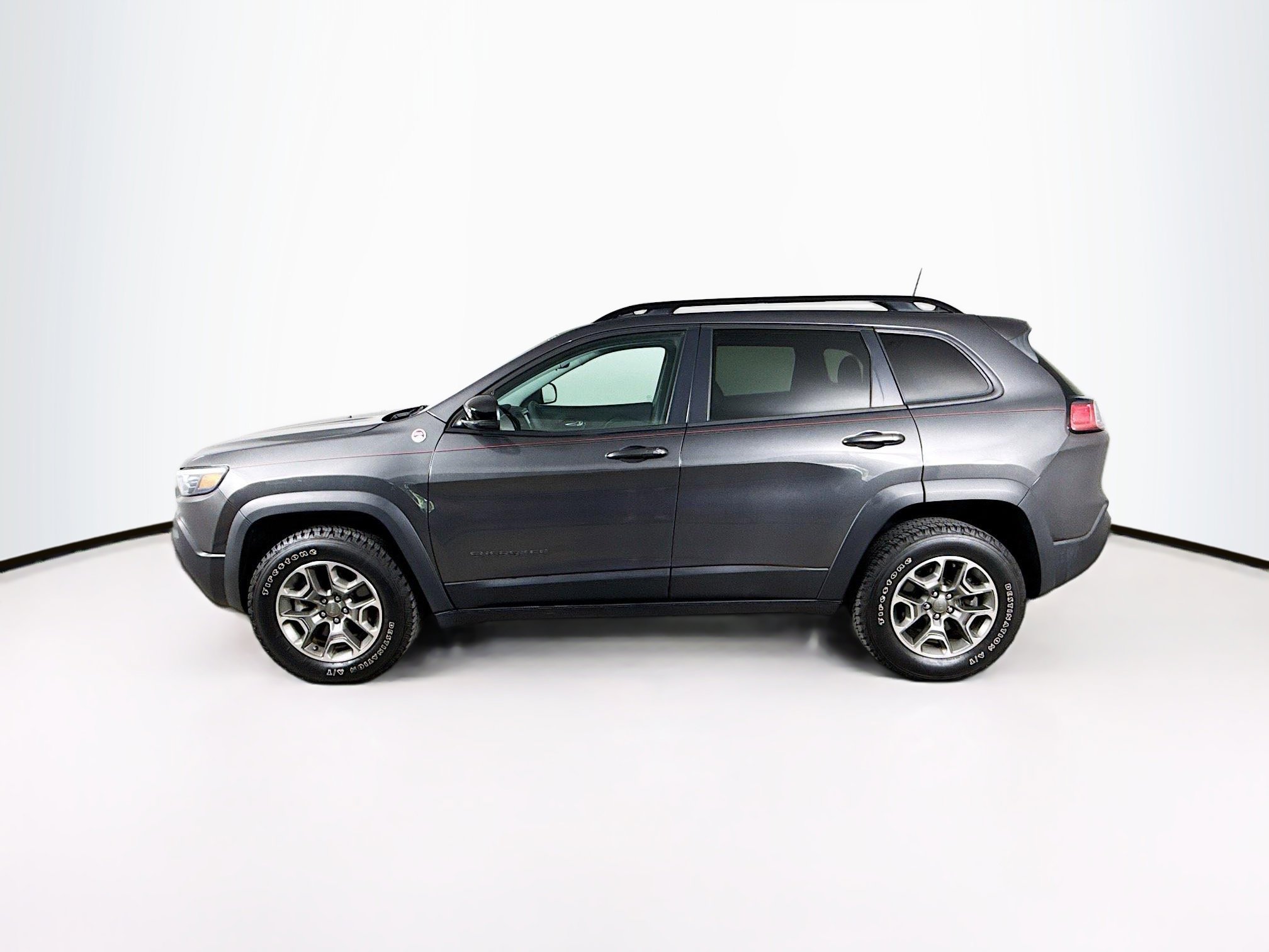 Used 2022 Jeep Cherokee Trailhawk image 7
