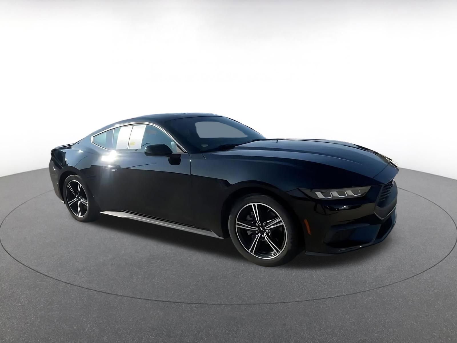 Used 2024 Ford Mustang Premium image 2